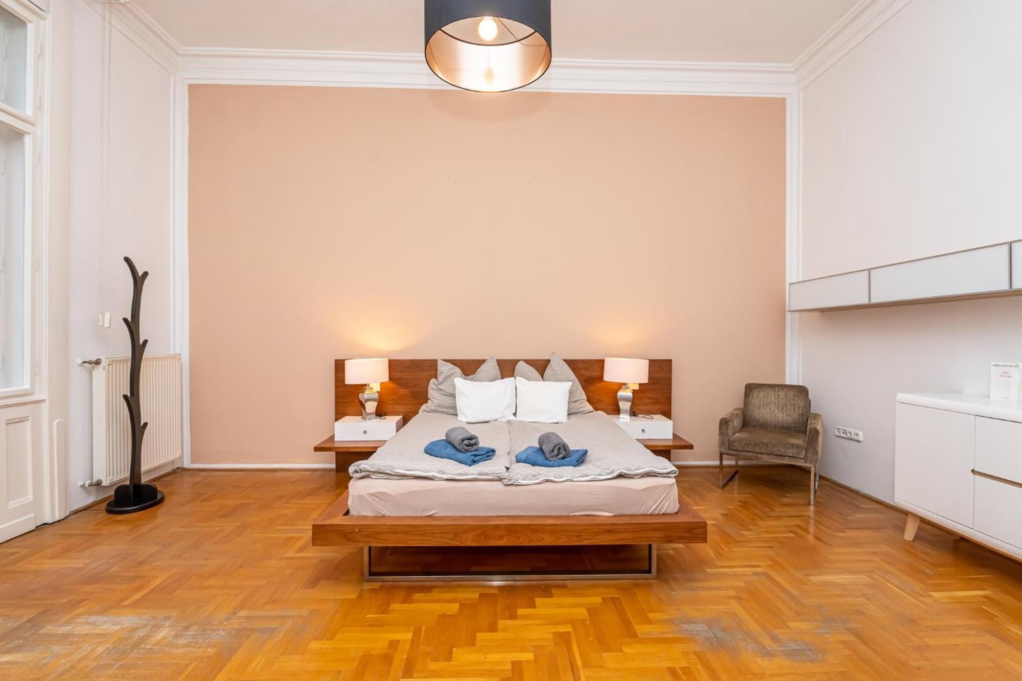 3 Bdr Heart Of Apartment *